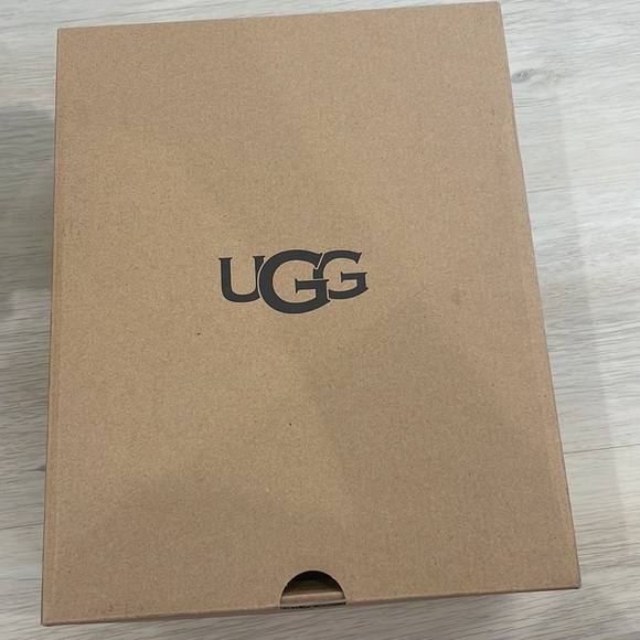 Girls Bailey Bow Ugg Boots - Picture 6 of 7